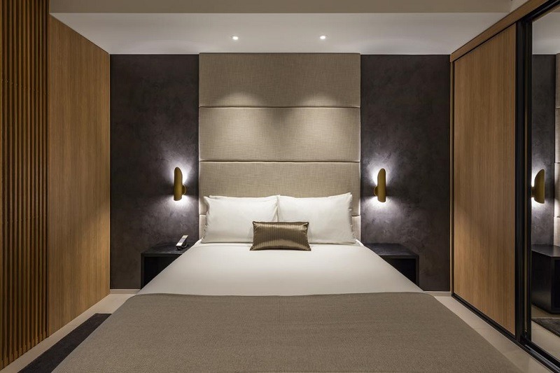 Skye Suites Sydney Queen Bed